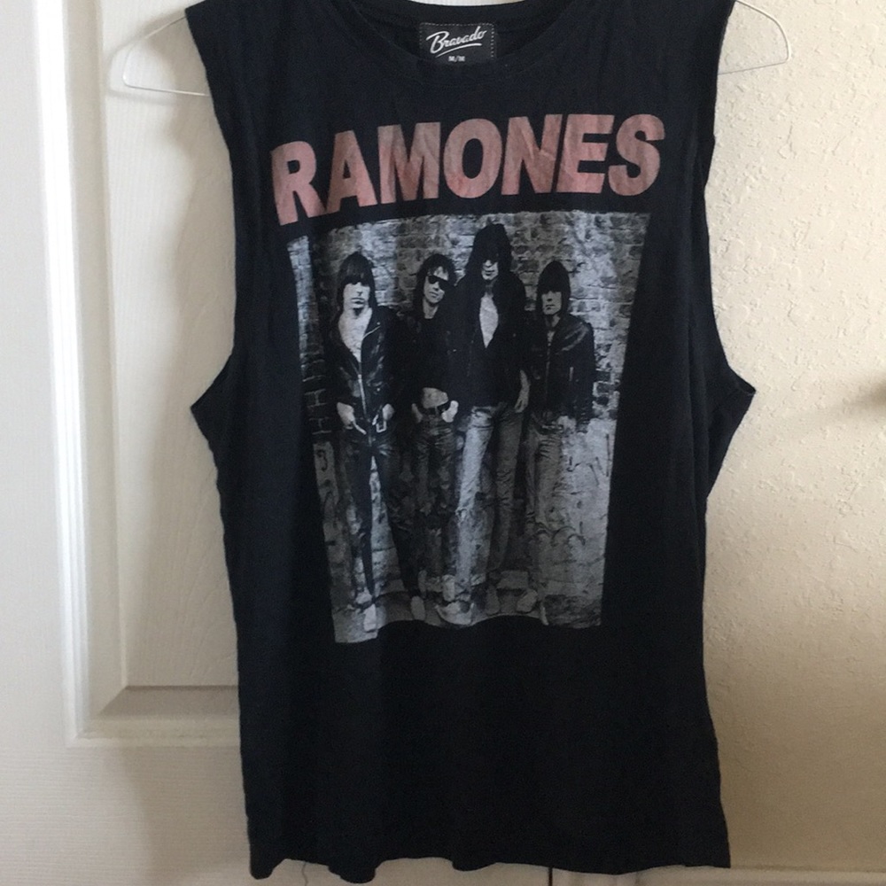 Ramones shirt.